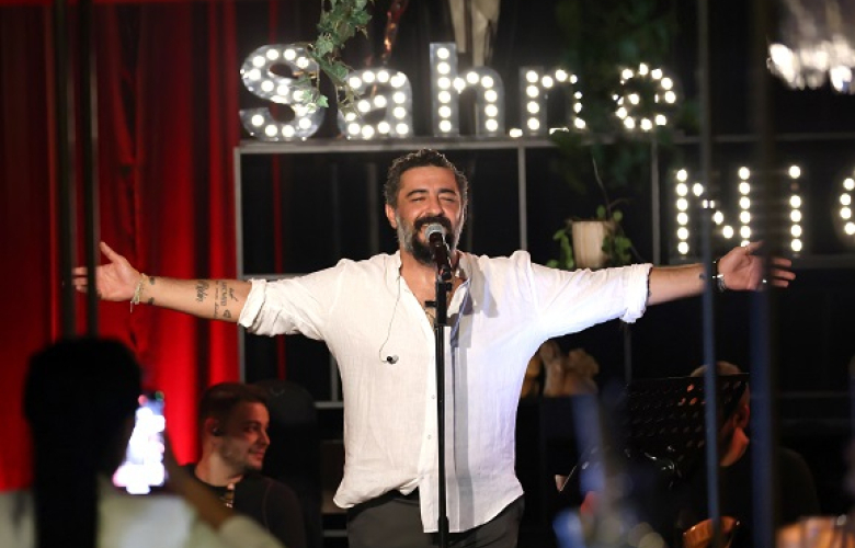 Celil Nalçakan: Elvedalı Eyvallahlı şarkıları ile sahnede
