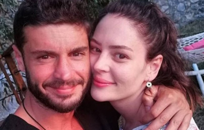 Yıldız Çağrı Atiksoy'dan sevgilisi Berk Oktay'a destek! "Yaşadığı onca sıkıntıyı, tehditi o kadar iyi biliyorum ki!"