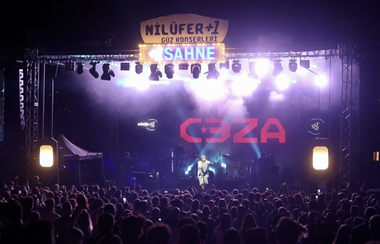 CEZA’DAN UNUTULMAZ PERFORMANS