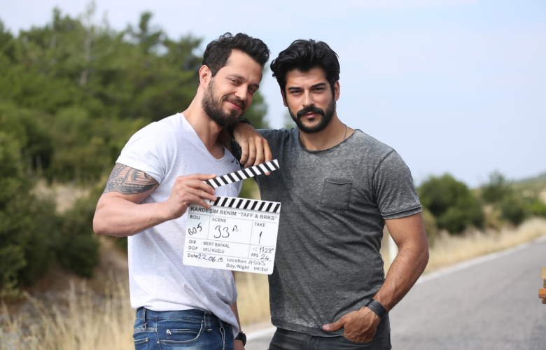 Burak Özçivit Dubai'ye gitti, kankası Murat Boz’u geçti...