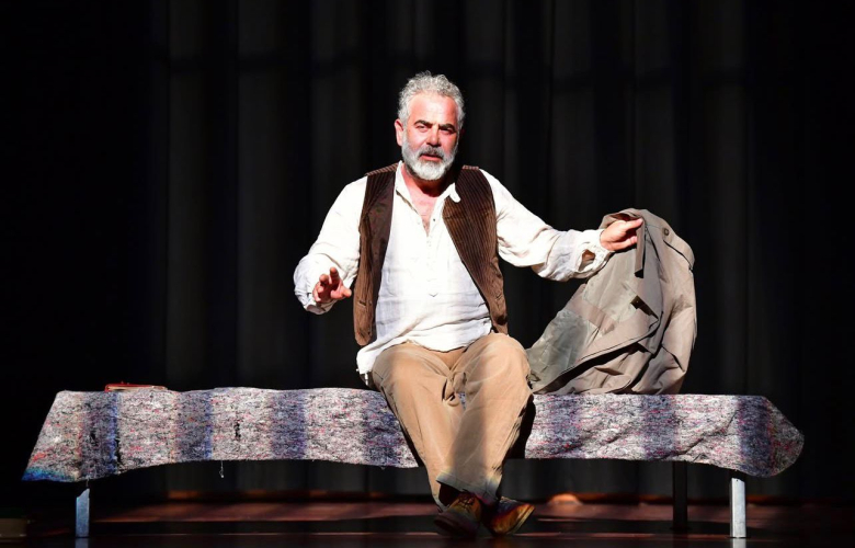 Yurdaer Okur Nazım Hikmet oyunu ile sahnede