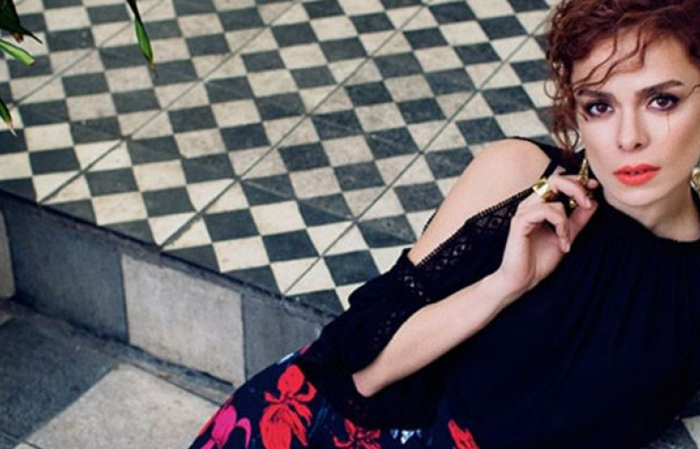 Özge Özpirinçci'den bir "ilk" paylaşım!