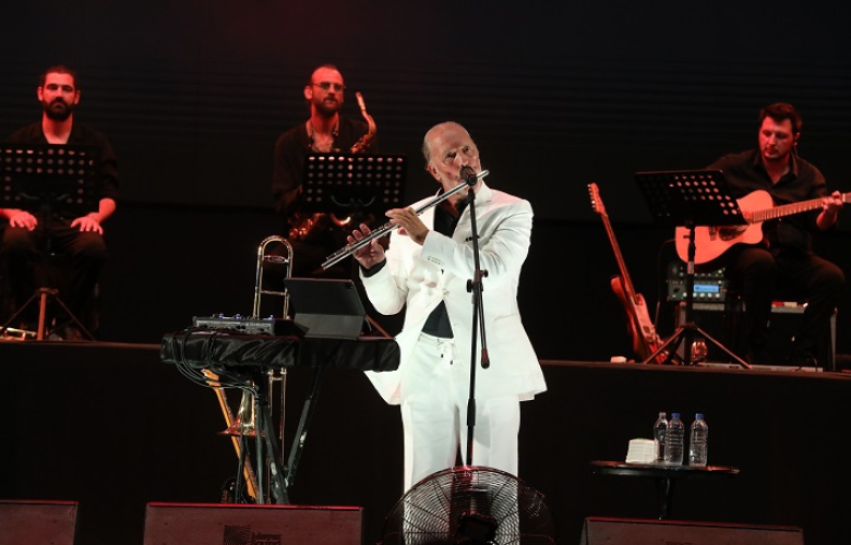 FATİH ERKOÇ, KURUÇEŞME AÇIKHAVA’DA RÜZGAR GİBİ ESTİ!