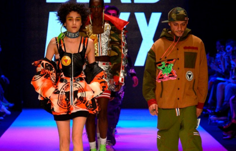 13. Mercedes-Benz Fashion Week İstanbul başladı... Ünlü isimler akın etti!