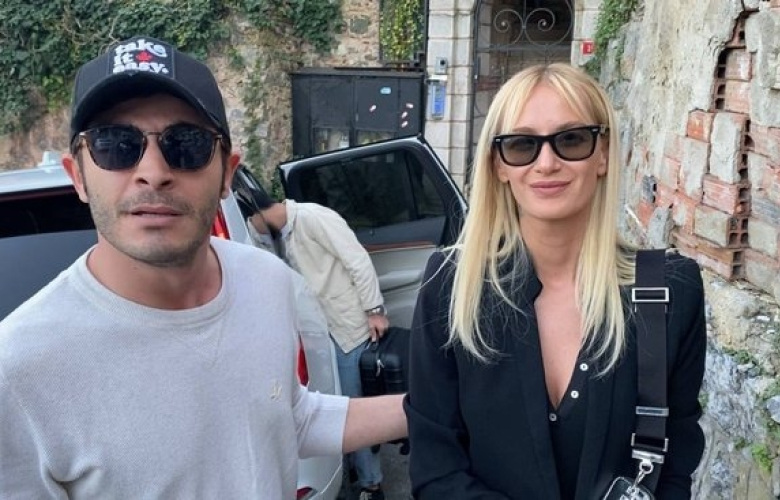 Didem Soydan ile Burak Deniz'den 'barış' pozu