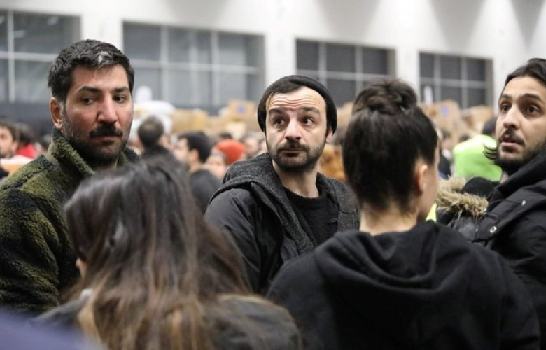 Ünlüler İBB'nin Yenikapı yardım merkezinde