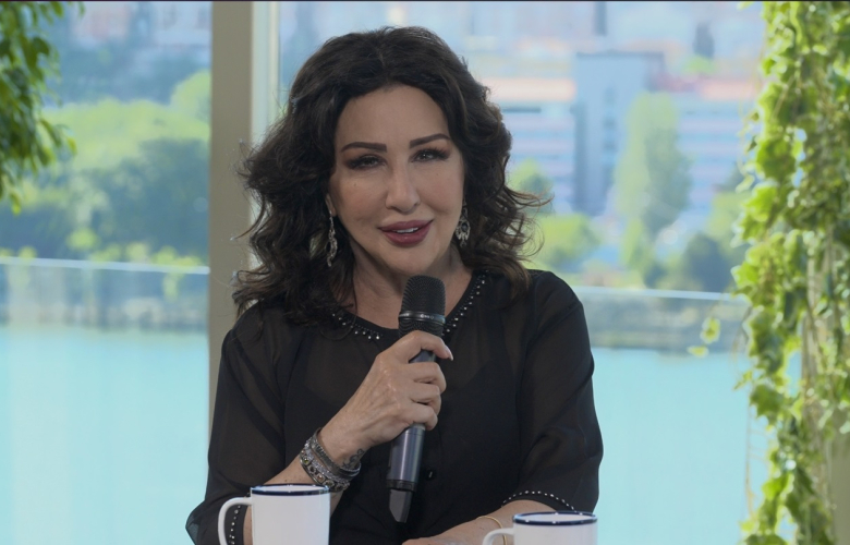 Ünlü şarkıcıya yeni estetik operasyon: Deformasyonlar giderildi