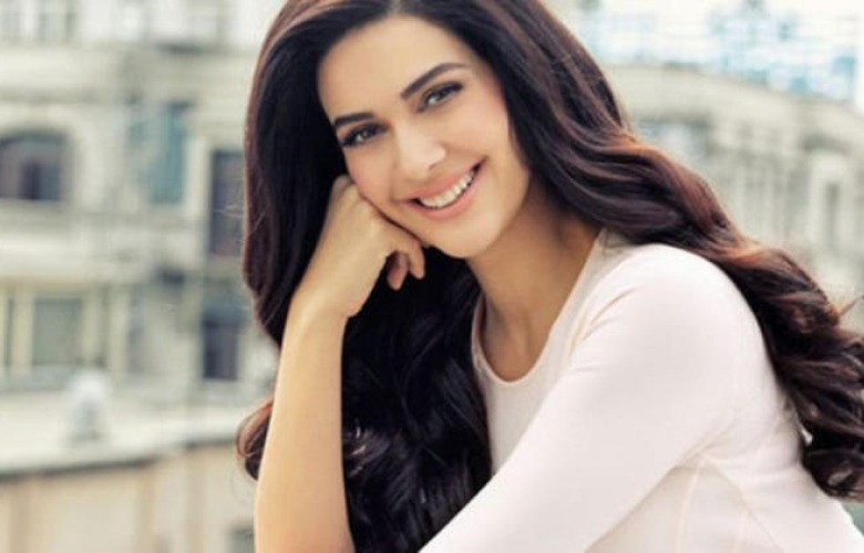 Bergüzar Korel de herkesin tatil yaptığı yeri seçmedi. İşte Korel'in tatil rotası!