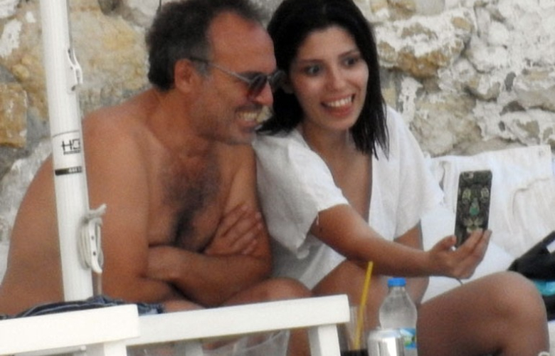Engin Günaydın kız arkadaşıyla "selfie"ye öyle bir daldı ki, görüntülendiklerini fark bile etmedi!