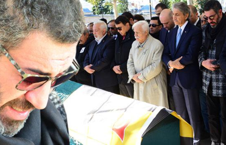 Hakan Altun, babası Hasan Altun'un cenazesinde fenalaştı