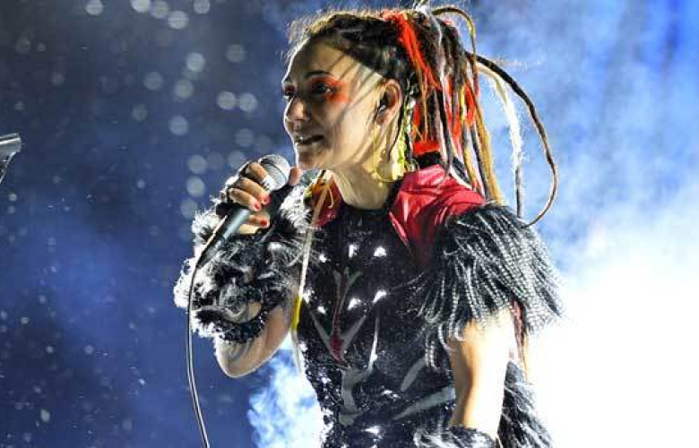 Özlem Tekin müziği bıraktı