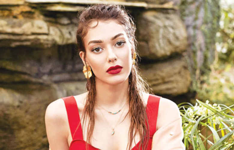 Dilan Çiçek Deniz Cannes’a gidiyor