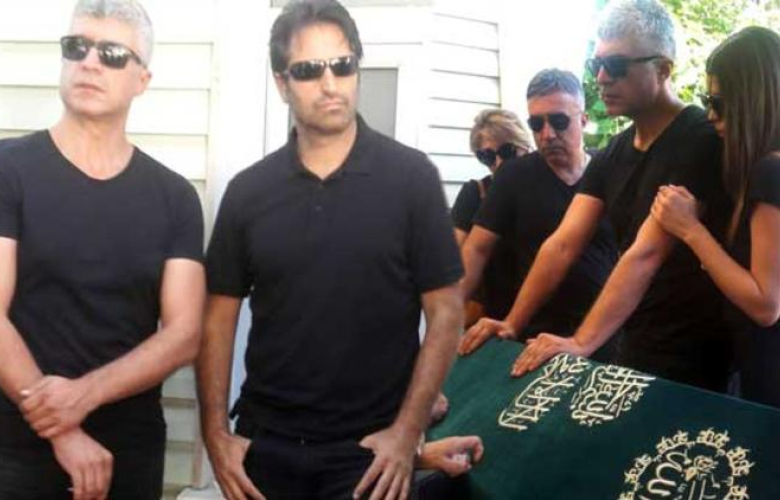 Özcan Deniz babasını kaybetti! Mahsun Kırmızıgül yalnız bırakmadı