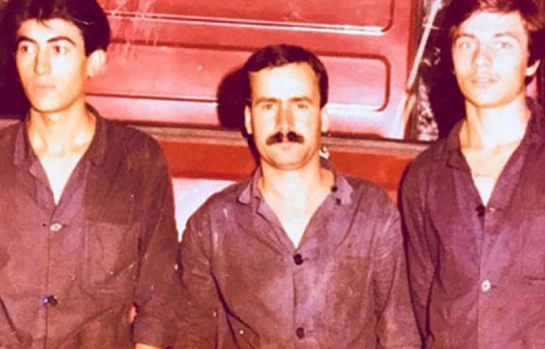 Midibüs elektrik montaj hattı: Fotoğraftaki ünlüyü tanıdınız mı? 