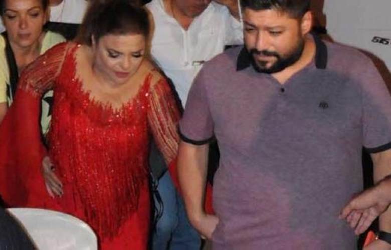 Boşanacak dendiği için konsere eşiyle el ele geldi ve "Ben şerefli kadınım" dedi! Kibariye kafası!
