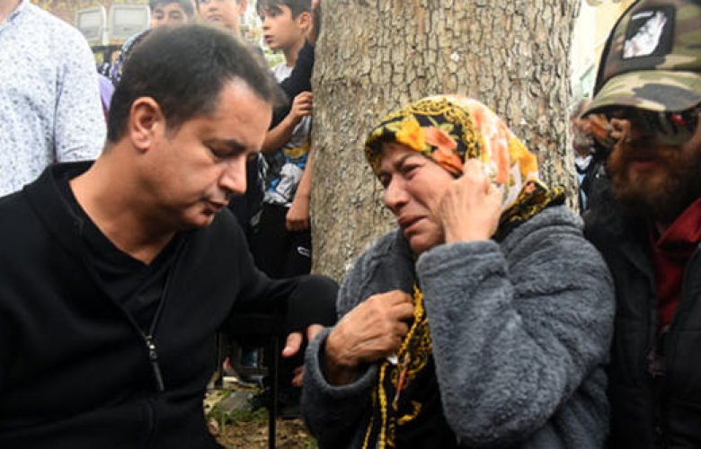 Nazar Nur Kaya son yolculuğuna uğurlandı! Annesini Acun Ilıcalı teselli etti