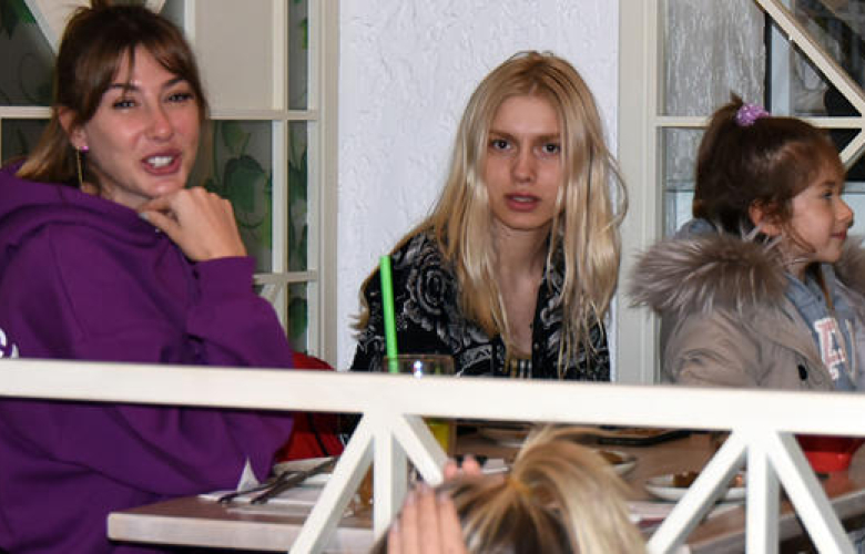 Melisa, Aleyna Tilki ile tanıştı. Aleyna Tilki, Şeyma Ilıcalı'nın cafesinde