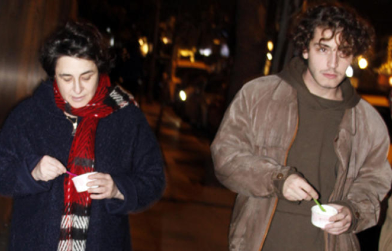 Boran Kuzum ve Esra Dermancıoğlu'ndan Nişantaşı'nda akşam gezmesi