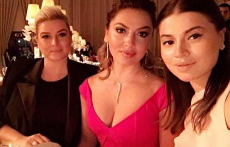 Hadise’nin annesi Gülnihal Açıkgöz’den sonra küs olduğu ablası Hülya Açıkgöz de Belçika’ya dönme kararı aldı.