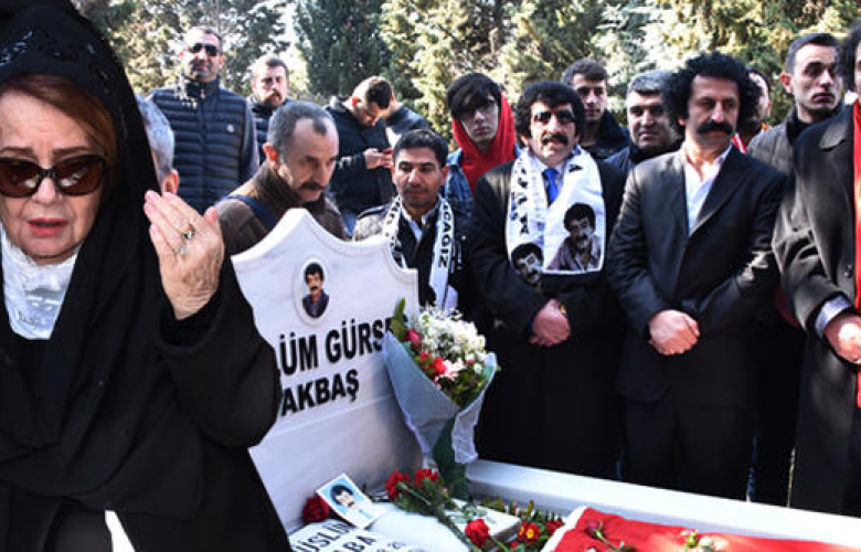 Müslüm Gürses kabri başında anıldı