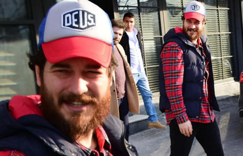 Ünlü oyuncu Çağatay Ulusoy tanınmaz halde! 