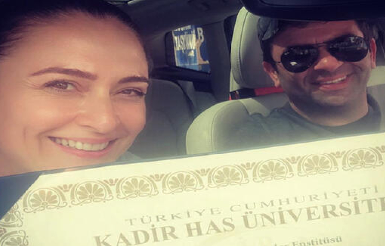 Ceyda Düvenci'nin büyük heyecanı! "Diplomama kavuştum" 