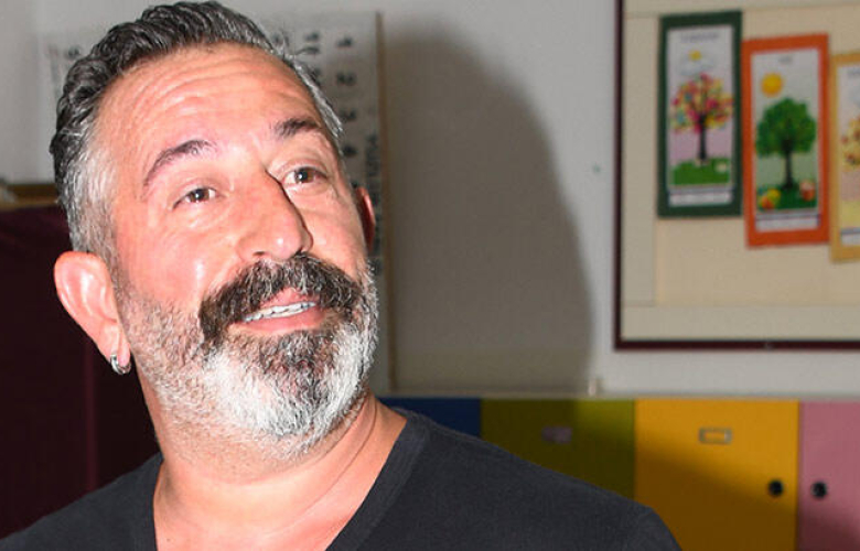 Cem Yılmaz: "Memelerine memelerine zerkediyormuş!"