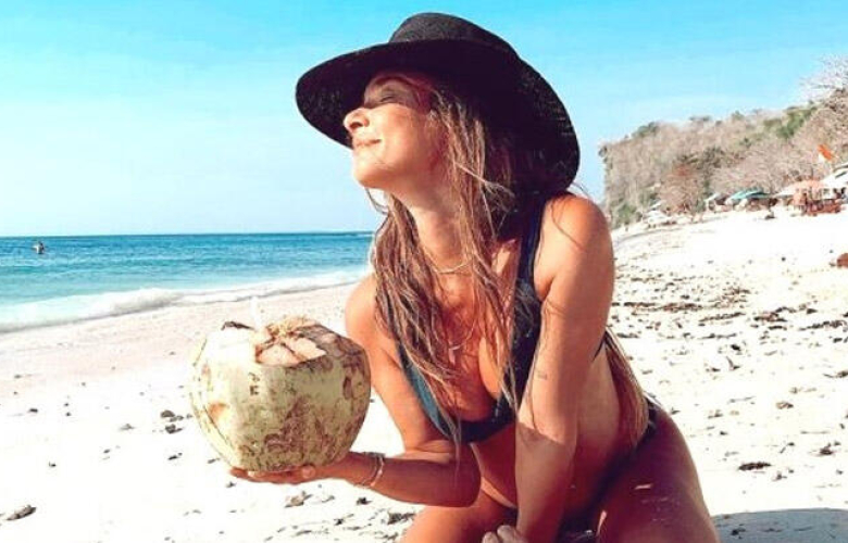 6 aylık hamile Müge Boz'dan bikinili poz