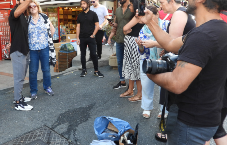 Can Yaman'ın selfie kuyruğu
