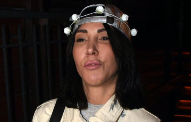 Hande Yener'den şaşırtan karar