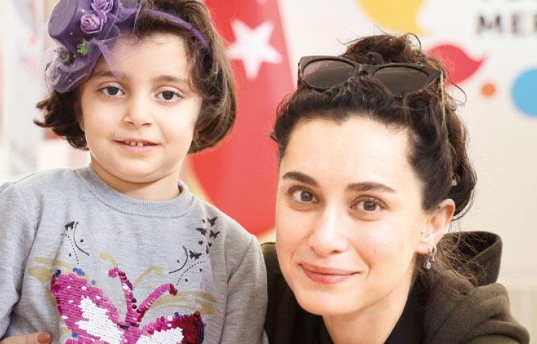Hande Doğandemir göçmen çocukların yüzünü güldürdü