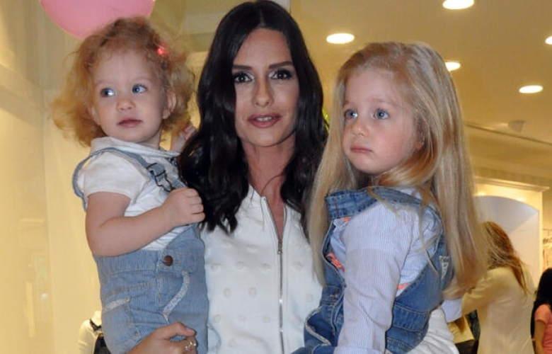 Yasemin Özilhan: "Kızlarım şimdiden kıyafetlerime göz koydu"