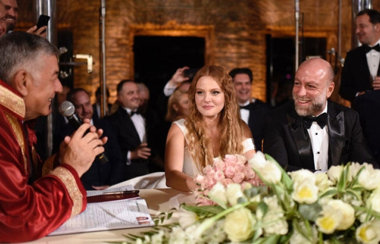 Esma Sultan'da görkemli düğün... Naz Elmas ile Erol Özmandıracı evlendi!