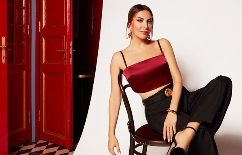 Ebru Yaşar, klibi için 5 kostüm giydi