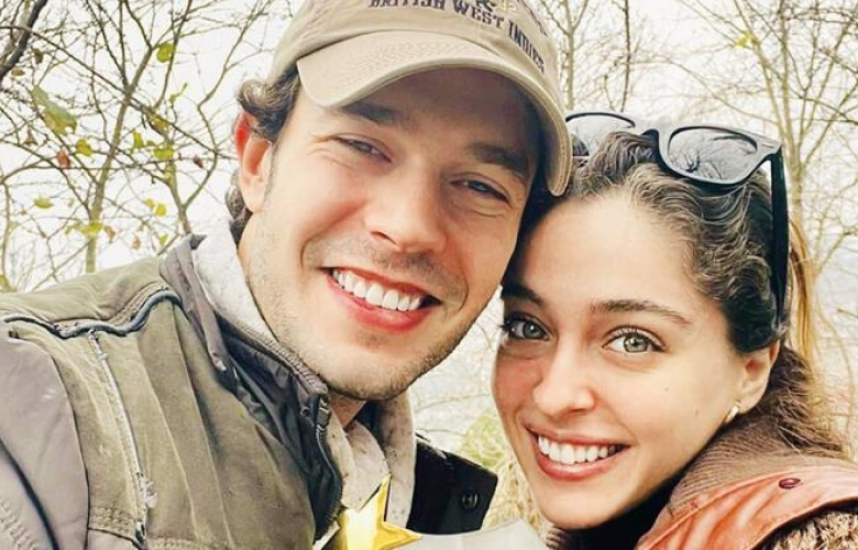 Cemre Baysel ve Aytaç Şaşmaz “Yılın En İyi Dizi Çifti” seçildi