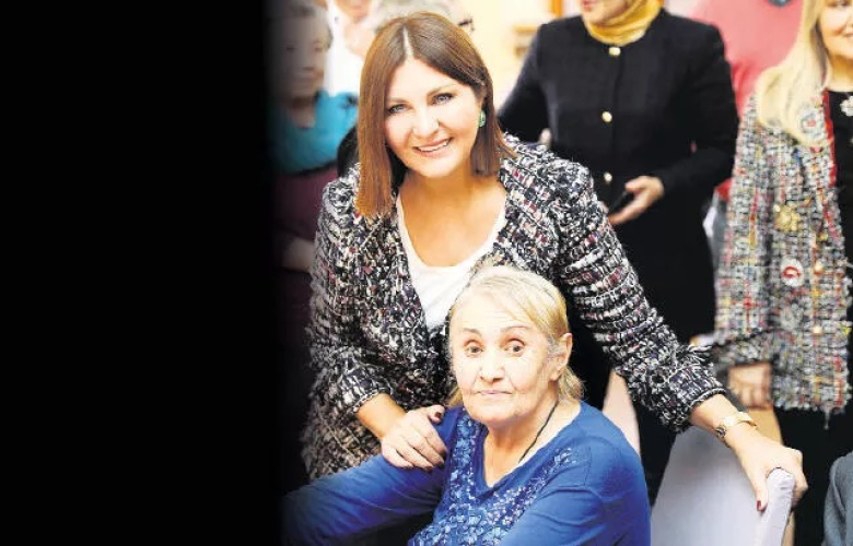 Sibel Can, Darülaceze'de