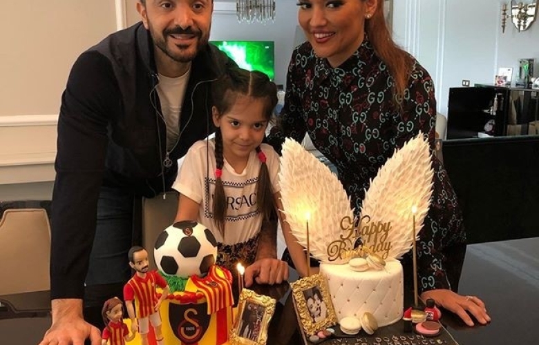 Demet Akalın & Okan Kurt. Doğumgünlerini bu yıl birlikte kutladılar. 