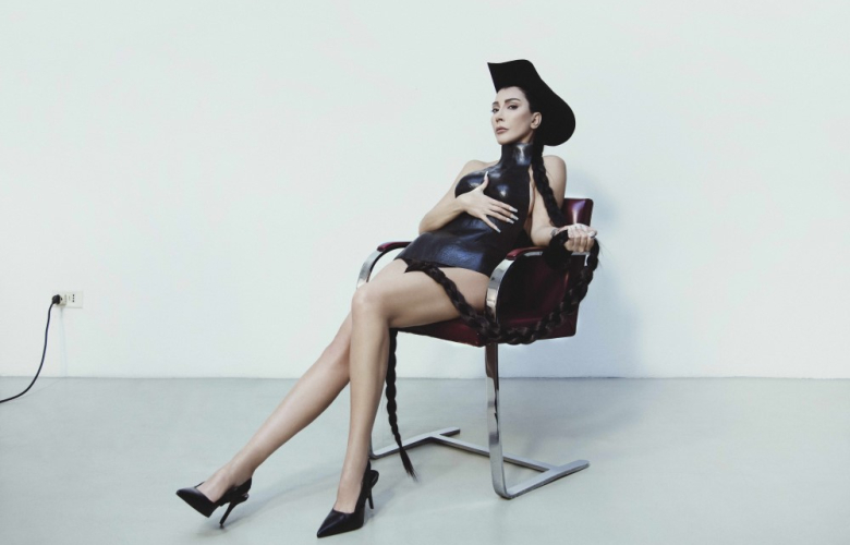 Hande Yener. 20. YIL ÖZEL ALBÜMÜ EKİM’DE PİYASADA!