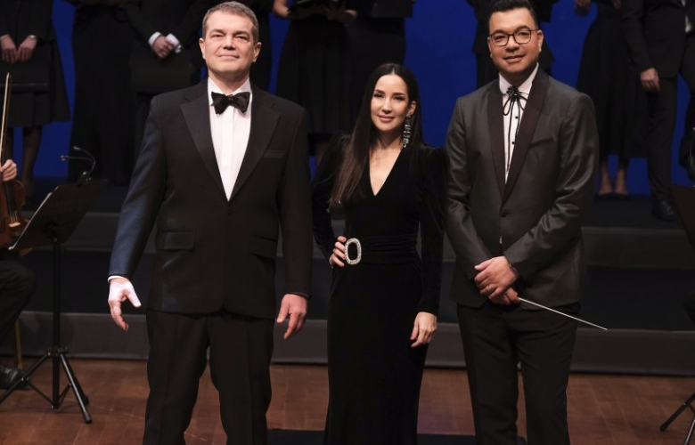 "Yaratılış" projesi için doğumdan 2 ay sonra kamera karşısında