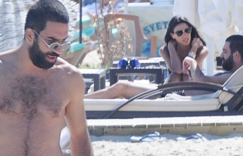 Arda Turan Çeşme'ye uçtu