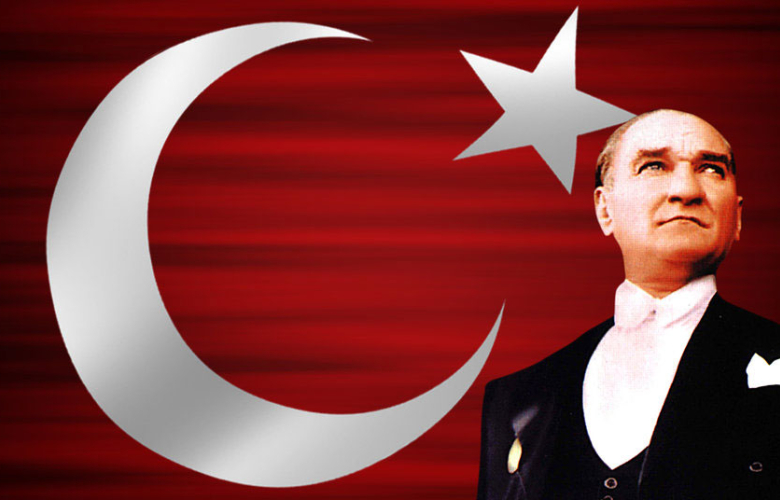 Ünlü isimler 10 Kasım'da Atatürk'ü saygı ve özlemle andı