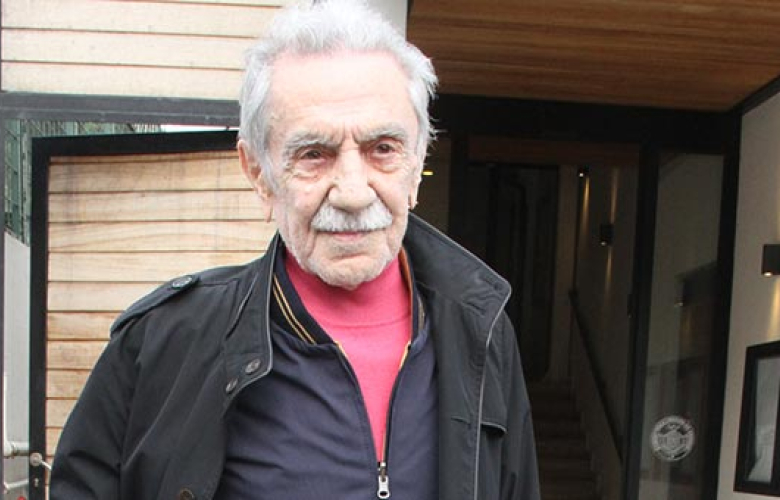 Aydemir Akbaş: Bugünkü sanatçılarla tuvalete gitmem!