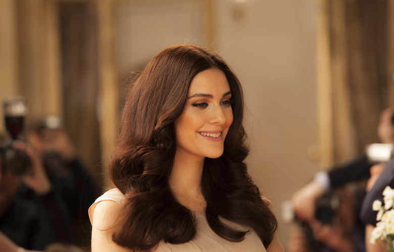 Bergüzar Korel: "Klavye başında herkes konuşur!"