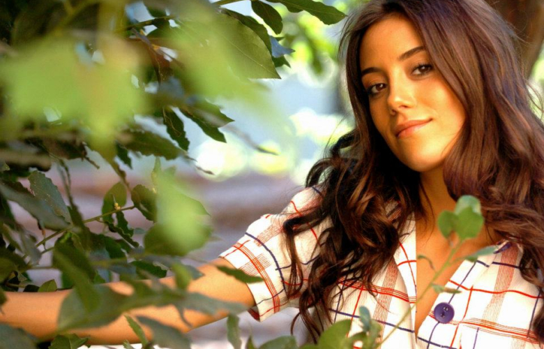 Cansu Dere'nin, sosyal medyadan yaptığı paylaşım olay yarattı.