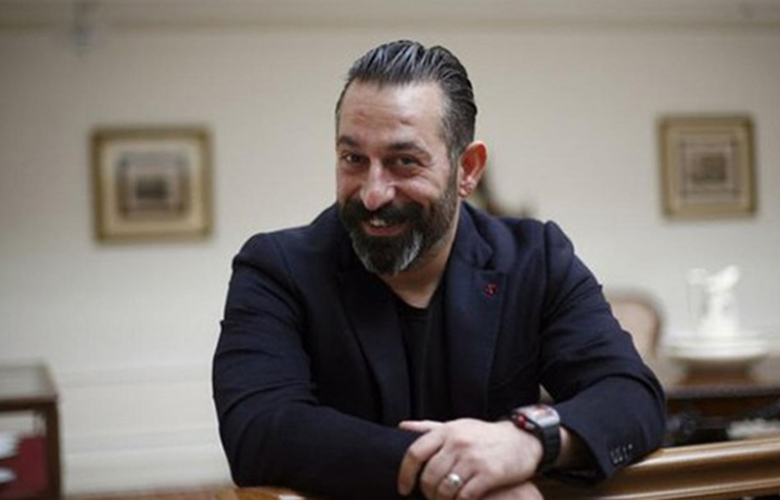 Cem Yılmaz'dan sosyal medyada bir ilk!