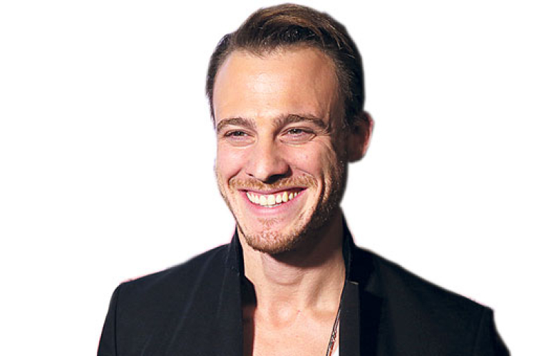 Kerem Bursin: "Dayak yiyerek dövmeyi öğreniyorum!"