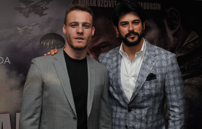 Adana Burak Özçivit ve Kerem Bürsin'i kucakladı!
