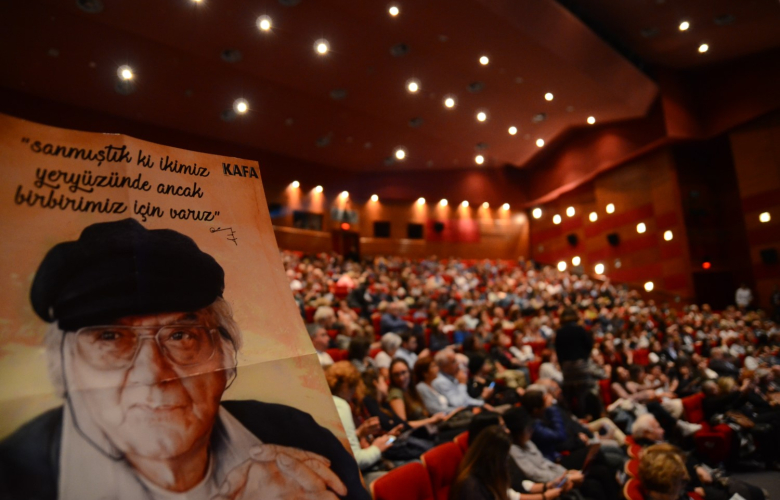 Attila İlhan gözyaşlarıyla anıldı