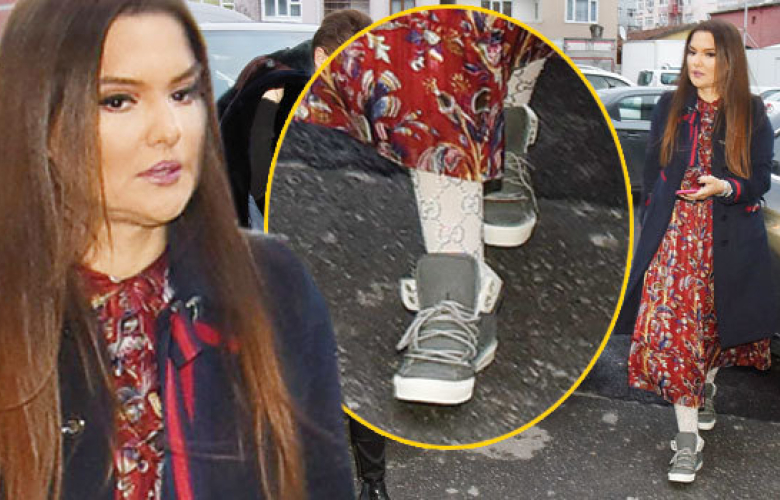 Demet Akalın, Amerikalı yıldızların izinden gidiyor... Bir çift çorap 5 bin lira!