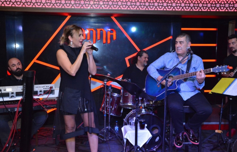 ÖZÜLKÜLERLE ROMANTİK GECE